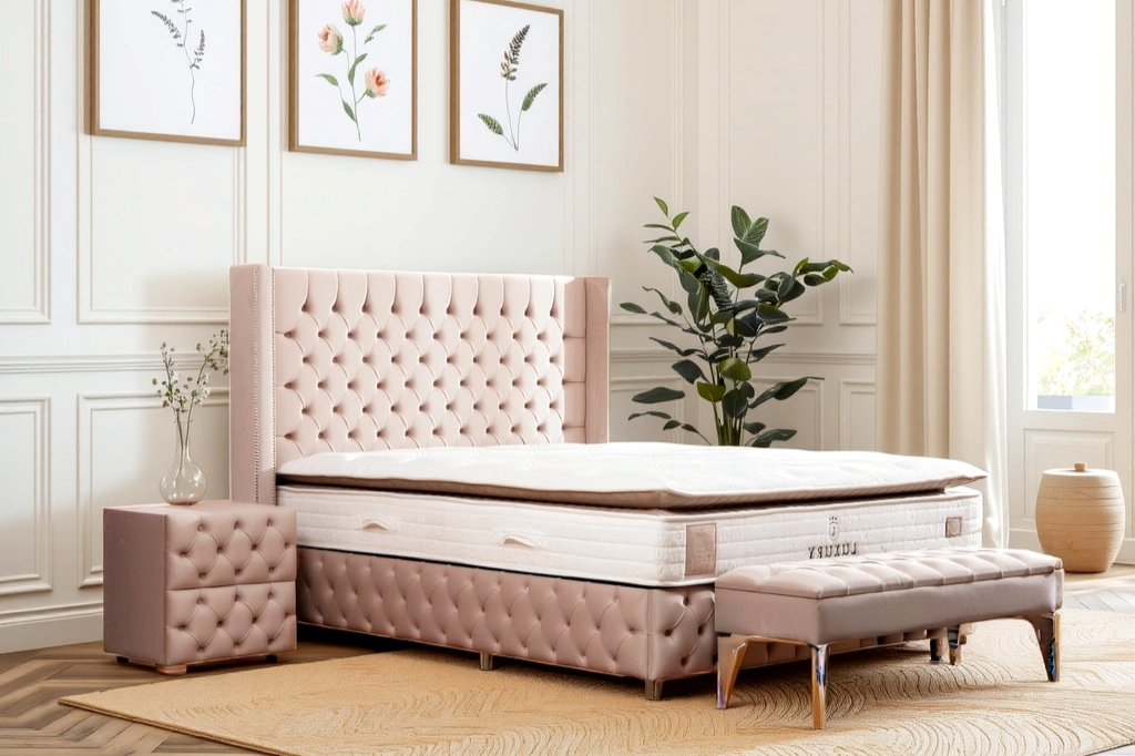 Lit Coffre en velours beige capitonné CLOUTE