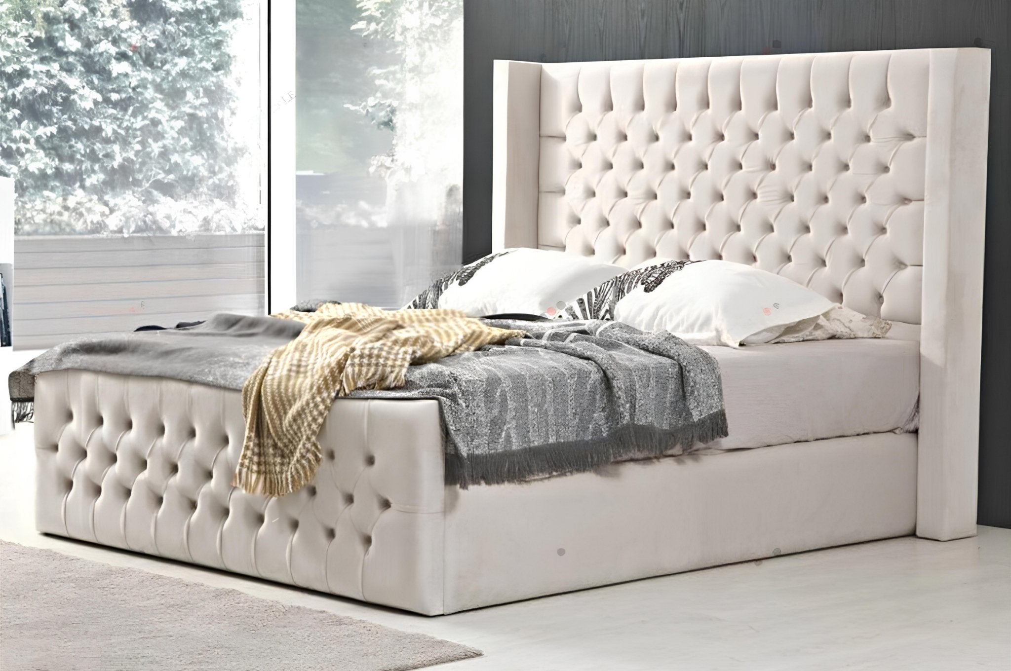 Cadre de lit beige chambre 